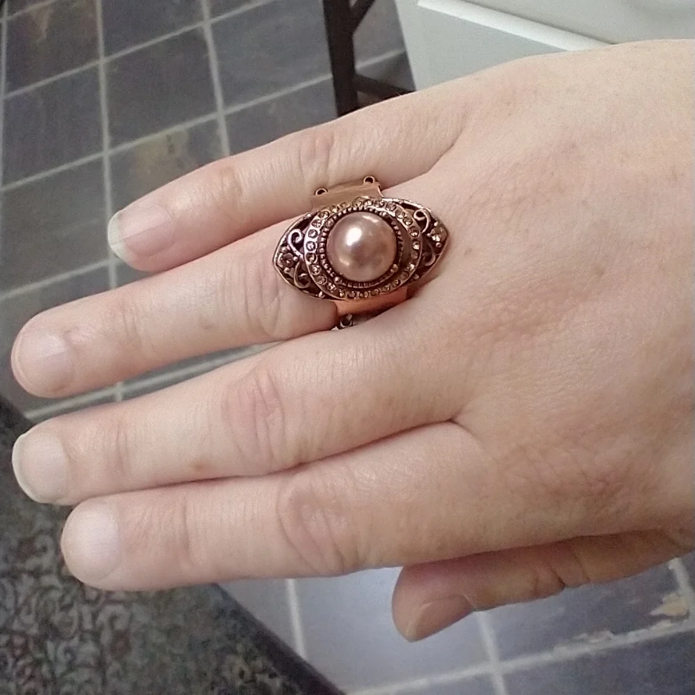 4 Gorgeous Stretch Rings! R9 - Picture 7 of 9